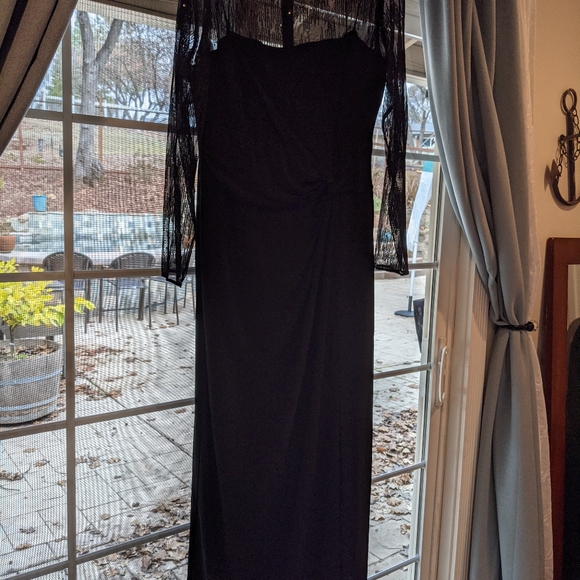 Beautiful black evening gown - Picture 2 of 2